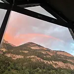 Calmfranc Atico Abuhardillado Con Vistas Al Rio Y La Montana Avistamiento De Ciervos En Pueblo Lejlighed Canfranc