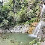 Calmfranc Atico Abuhardillado Con Vistas Al Rio Y La Montana Avistamiento De Ciervos En Pueblo شقة كانفرانك