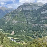 Calmfranc Atico Abuhardillado Con Vistas Al Rio Y La Montana Avistamiento De Ciervos En Pueblo Lejlighed Canfranc