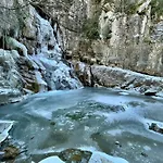 Calmfranc Atico Abuhardillado Con Vistas Al Rio Y La Montana Avistamiento De Ciervos En Pueblo كانفرانك