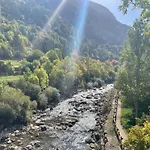 Calmfranc Atico Abuhardillado Con Vistas Al Rio Y La Montana Avistamiento De Ciervos En Pueblo *