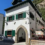 Calmfranc Atico Abuhardillado Con Vistas Al Rio Y La Montana Avistamiento De Ciervos En Pueblo