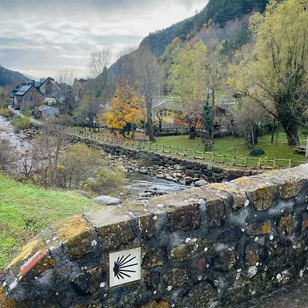 Calmfranc Atico Abuhardillado Con Vistas Al Rio Y La Montana Avistamiento De Ciervos En Pueblo *