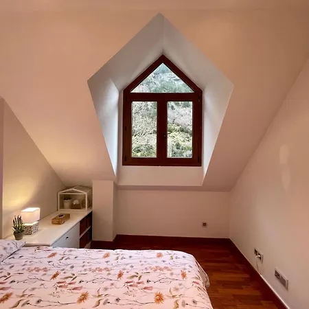 Calmfranc Atico Abuhardillado Con Vistas Al Rio Y La Montana Avistamiento De Ciervos En Pueblo