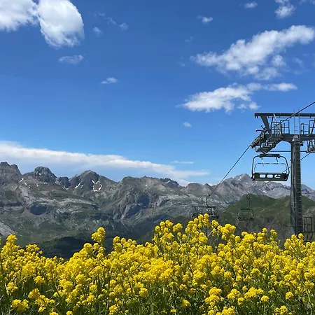 Calmfranc Atico Abuhardillado Con Vistas Al Rio Y La Montana Avistamiento De Ciervos En Pueblo * Canfranc