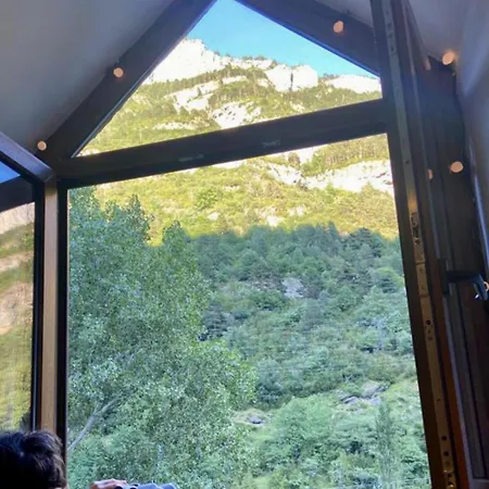 Apartment Calmfranc Atico Abuhardillado Con Vistas Al Rio Y La Montana Avistamiento De Ciervos En Pueblo Canfranc