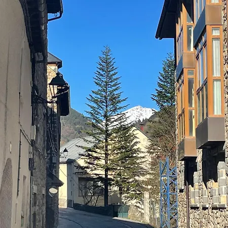 Calmfranc Atico Abuhardillado Con Vistas Al Rio Y La Montana Avistamiento De Ciervos En Pueblo