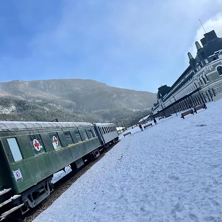 Calmfranc ático Abuhardillado Con Vistas Al Río Y La Montaña Avistamiento De Ciervos En Pueblo Canfranc