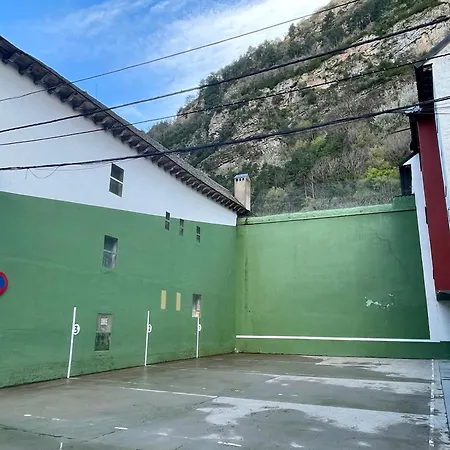 Calmfranc Atico Abuhardillado Con Vistas Al Rio Y La Montana Avistamiento De Ciervos En Pueblo アパート カンフランク