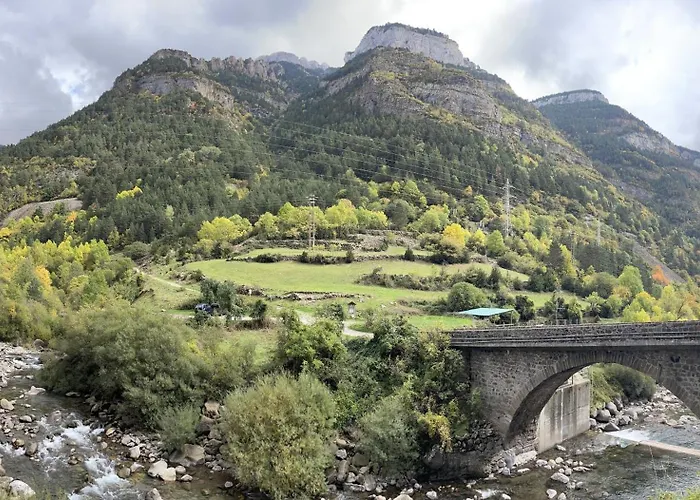 Calmfranc Atico Abuhardillado Con Vistas Al Rio Y La Montana Avistamiento De Ciervos En Pueblo *