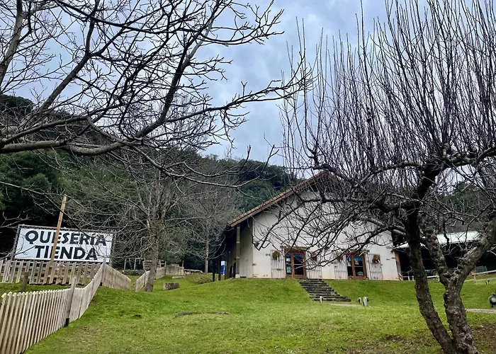 Calmfranc Atico Abuhardillado Con Vistas Al Rio Y La Montana Avistamiento De Ciervos En Pueblo Apartman *