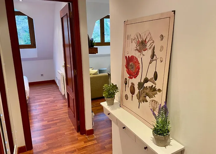 Apartman Calmfranc Atico Abuhardillado Con Vistas Al Rio Y La Montana Avistamiento De Ciervos En Pueblo Canfranc