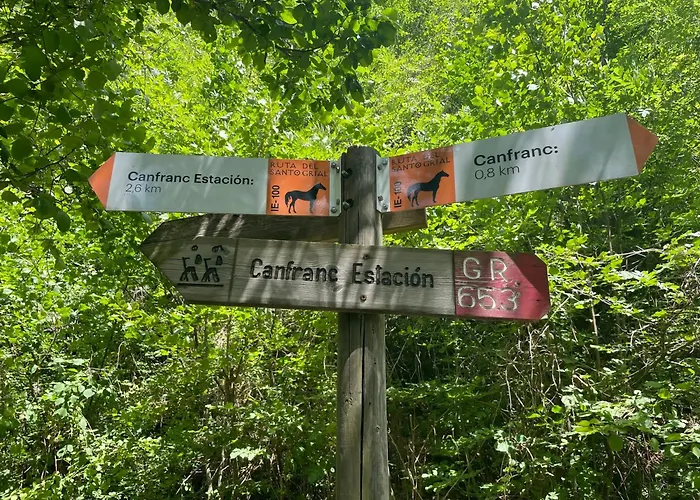 Apartman Calmfranc Atico Abuhardillado Con Vistas Al Rio Y La Montana Avistamiento De Ciervos En Pueblo