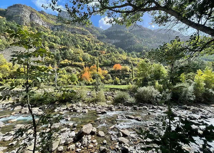 Calmfranc Atico Abuhardillado Con Vistas Al Rio Y La Montana Avistamiento De Ciervos En Pueblo Apartman *