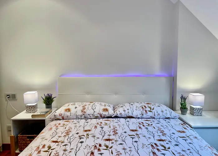 Calmfranc Atico Abuhardillado Con Vistas Al Rio Y La Montana Avistamiento De Ciervos En Pueblo Apartman