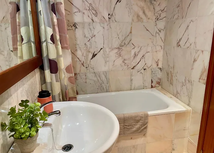 Apartman Calmfranc Atico Abuhardillado Con Vistas Al Rio Y La Montana Avistamiento De Ciervos En Pueblo *