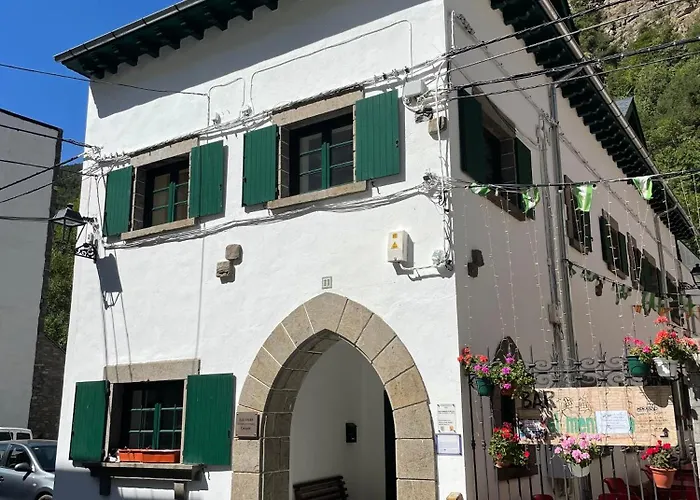 Calmfranc Atico Abuhardillado Con Vistas Al Rio Y La Montana Avistamiento De Ciervos En Pueblo
