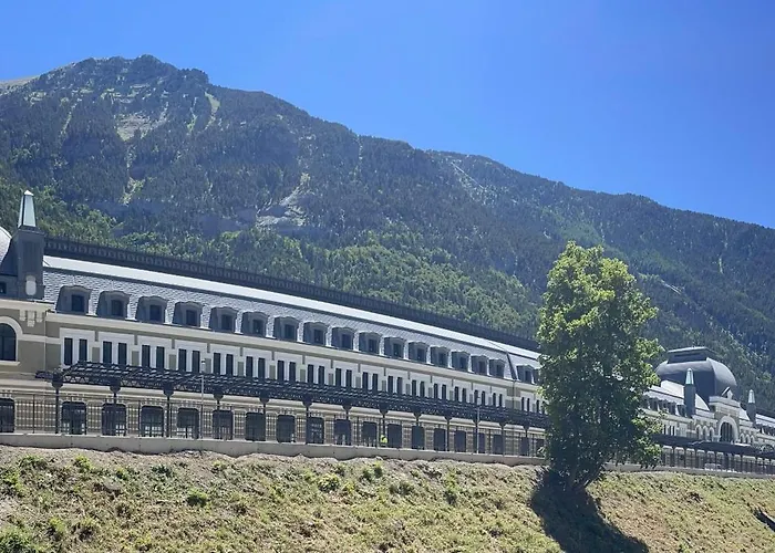 Calmfranc Atico Abuhardillado Con Vistas Al Rio Y La Montana Avistamiento De Ciervos En Pueblo Apartman
