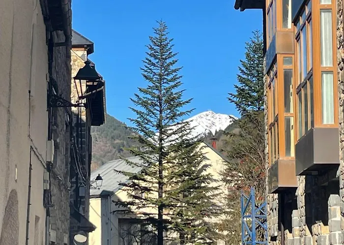 Calmfranc Atico Abuhardillado Con Vistas Al Rio Y La Montana Avistamiento De Ciervos En Pueblo