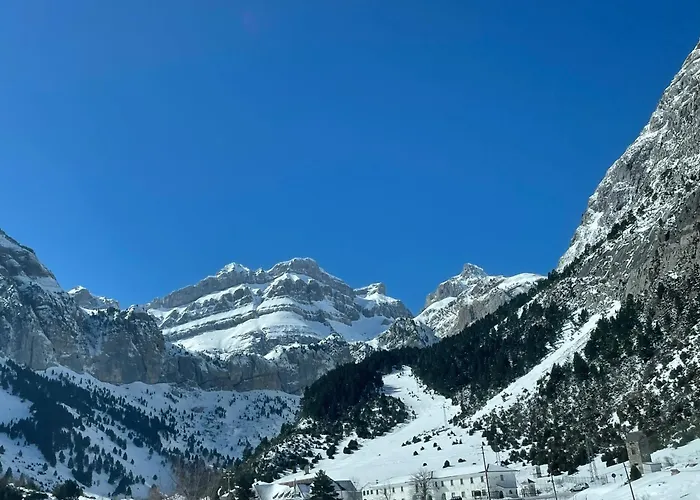 Apartman Calmfranc Atico Abuhardillado Con Vistas Al Rio Y La Montana Avistamiento De Ciervos En Pueblo