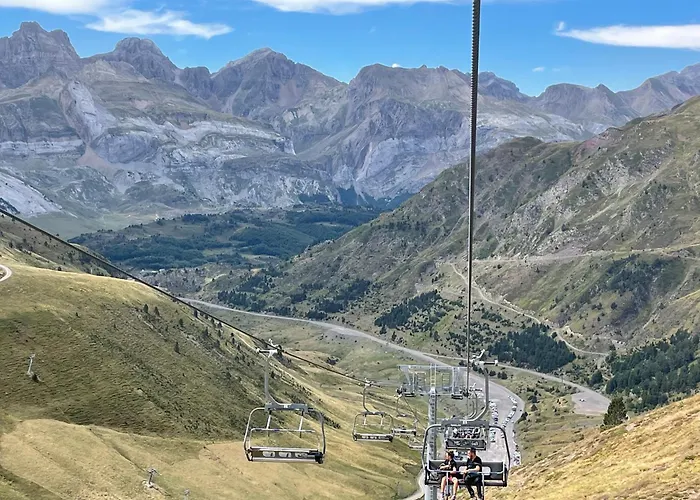 Calmfranc Atico Abuhardillado Con Vistas Al Rio Y La Montana Avistamiento De Ciervos En Pueblo
